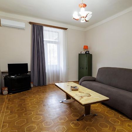 Apartments On Paronyan 15 Ереван Экстерьер фото