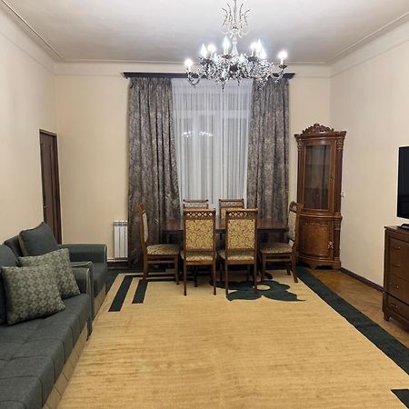 Apartments On Paronyan 15 Ереван Экстерьер фото